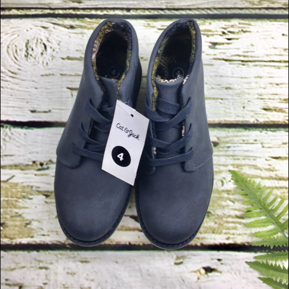 CATS & JACK Boys Boots Size 4. NWT